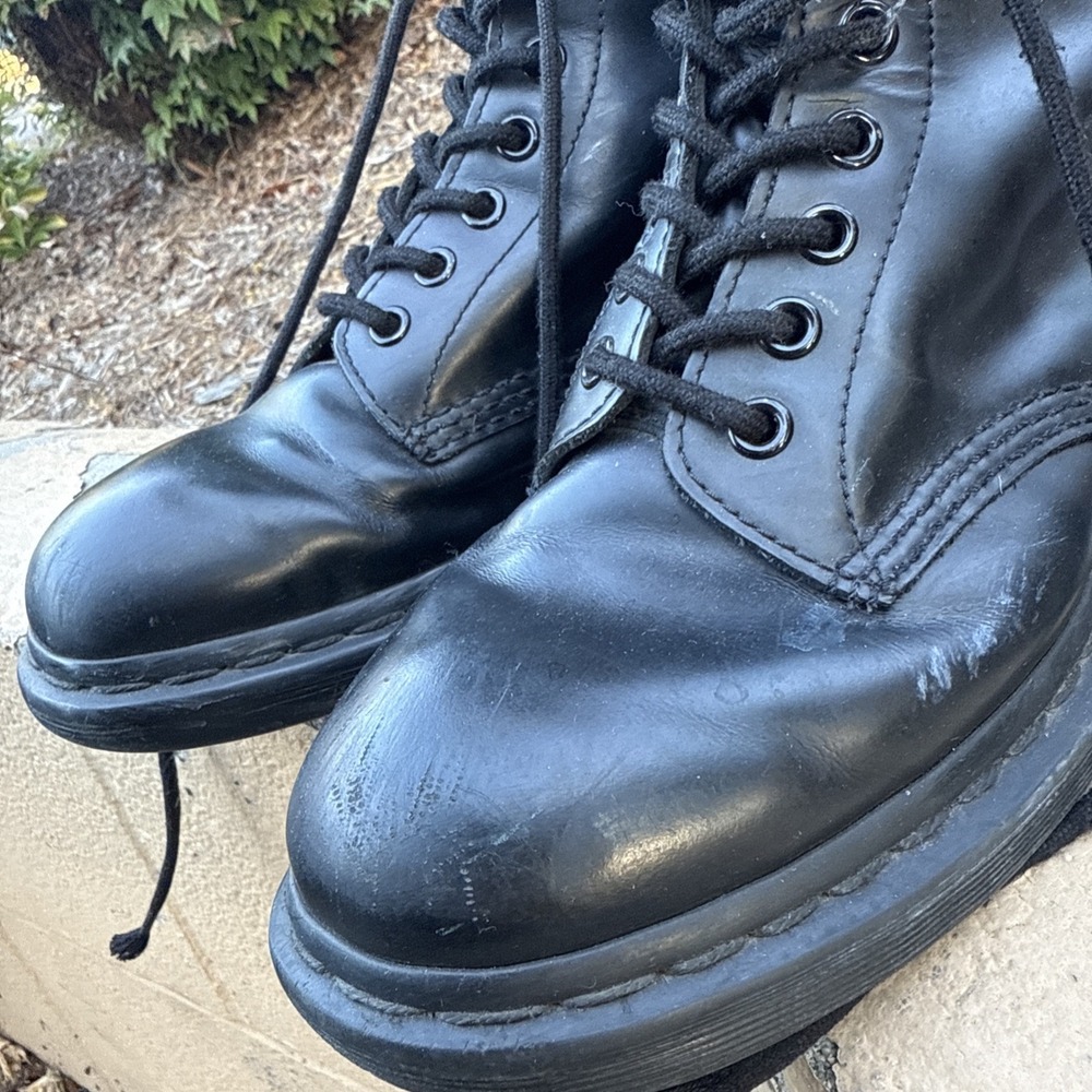 Dr Martens Doc Martens Boots 8L 7M BLACK SMOOTH COMBAT SCRATCHES 1460 MONO - Picture 2 of 11